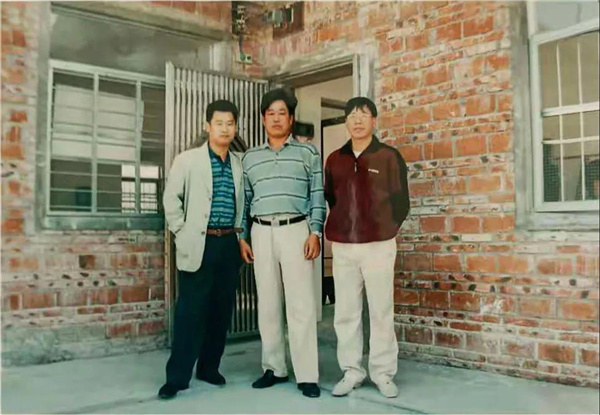 2.jpg 2.jpg